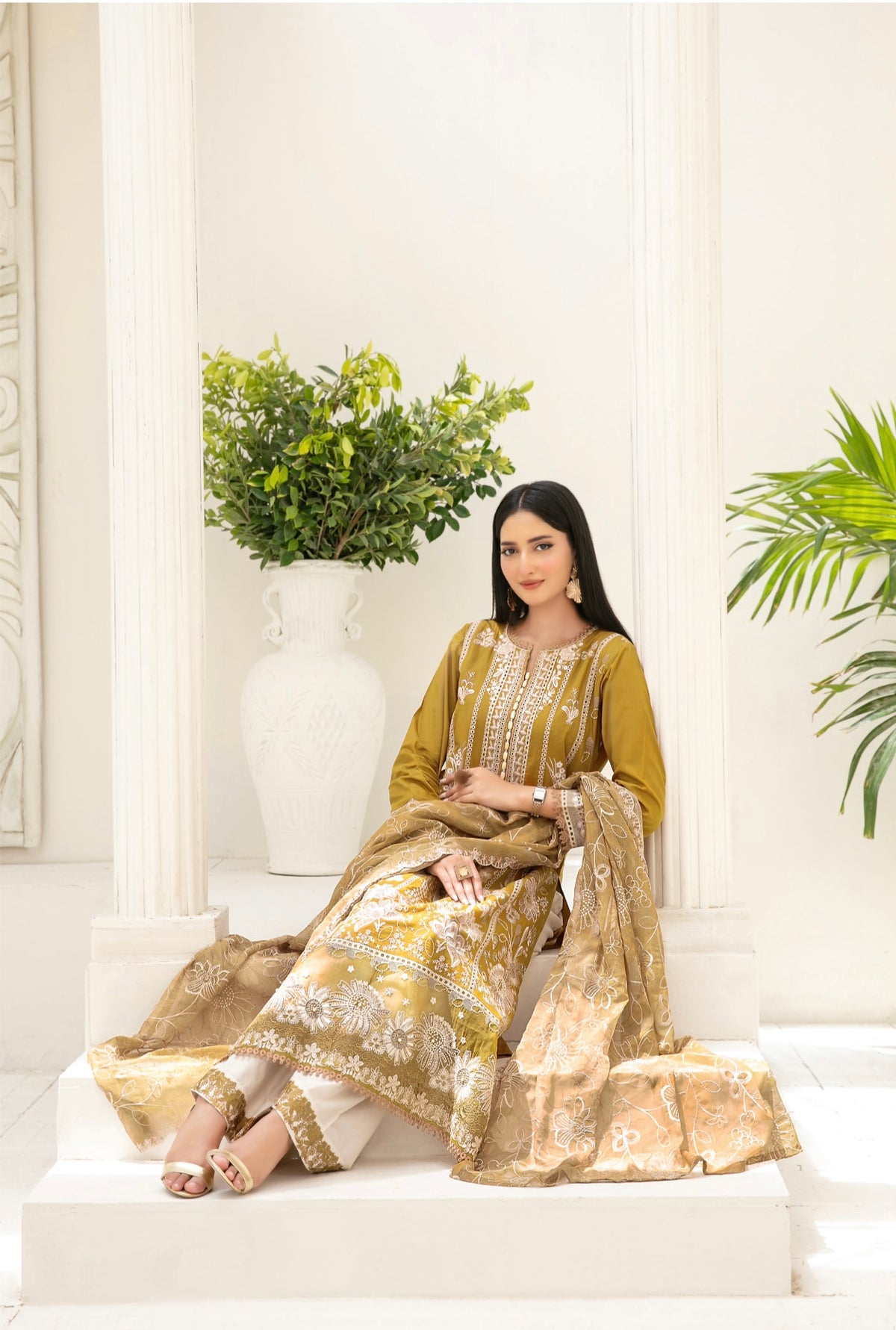 ARAQA REGAL