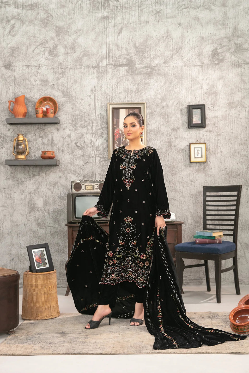 YAADEIN RICH PLUSH VELVET