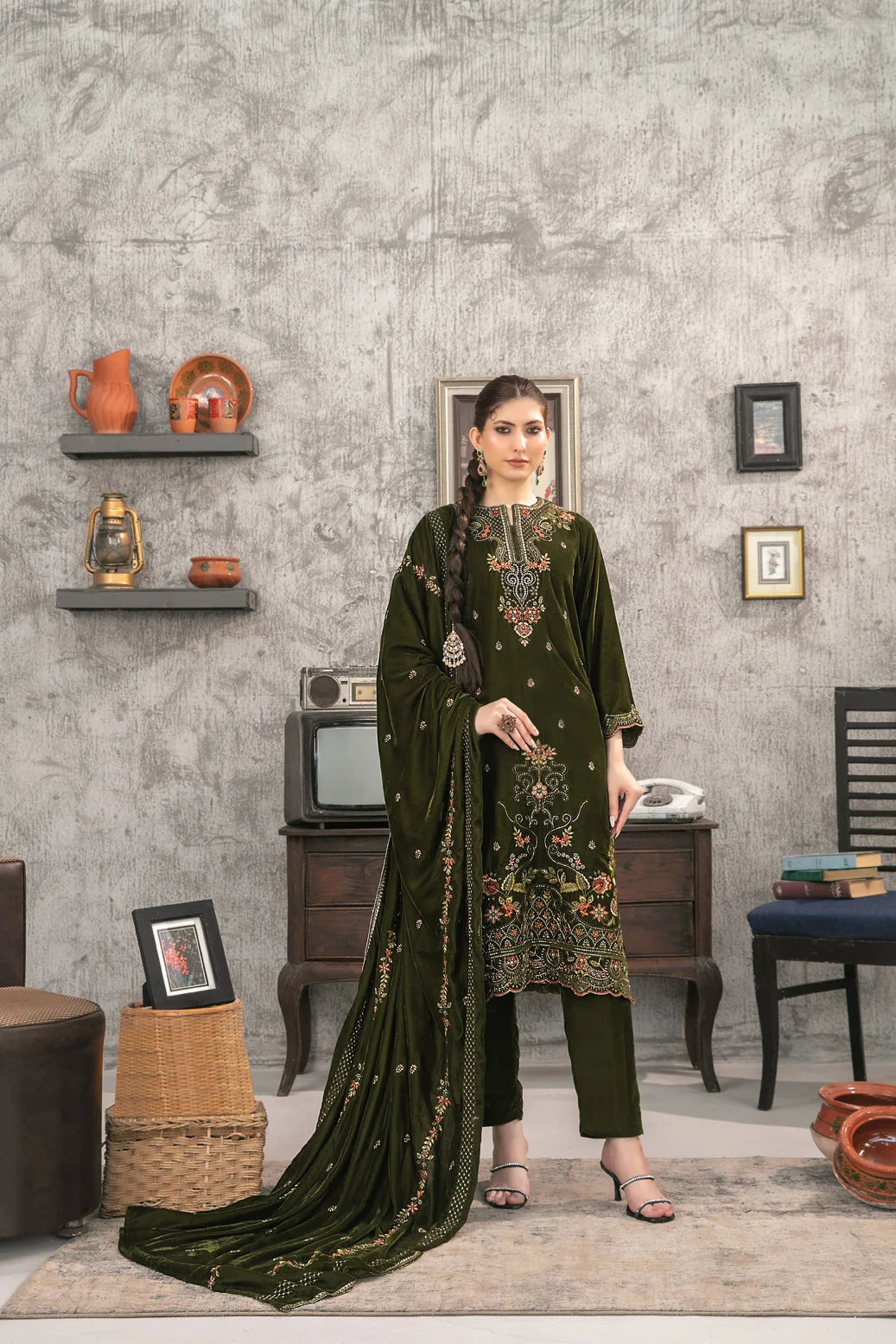 YAADEIN RICH PLUSH VELVET