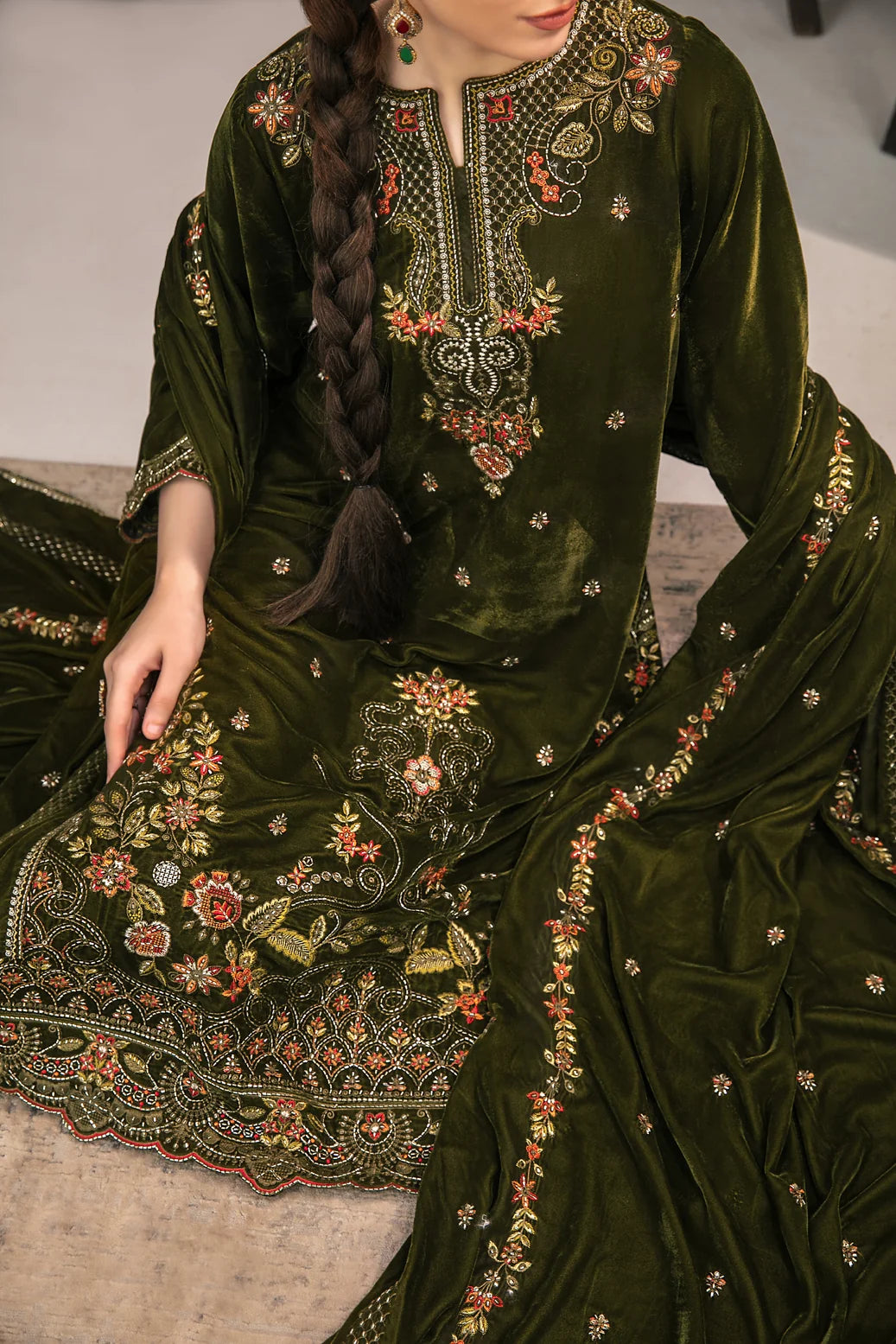 YAADEIN RICH PLUSH VELVET