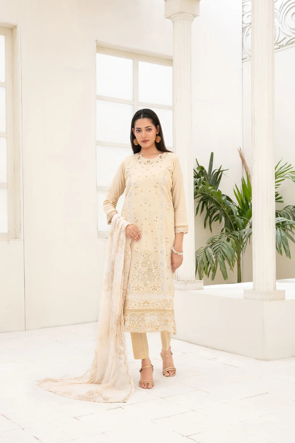ARAQA REGAL