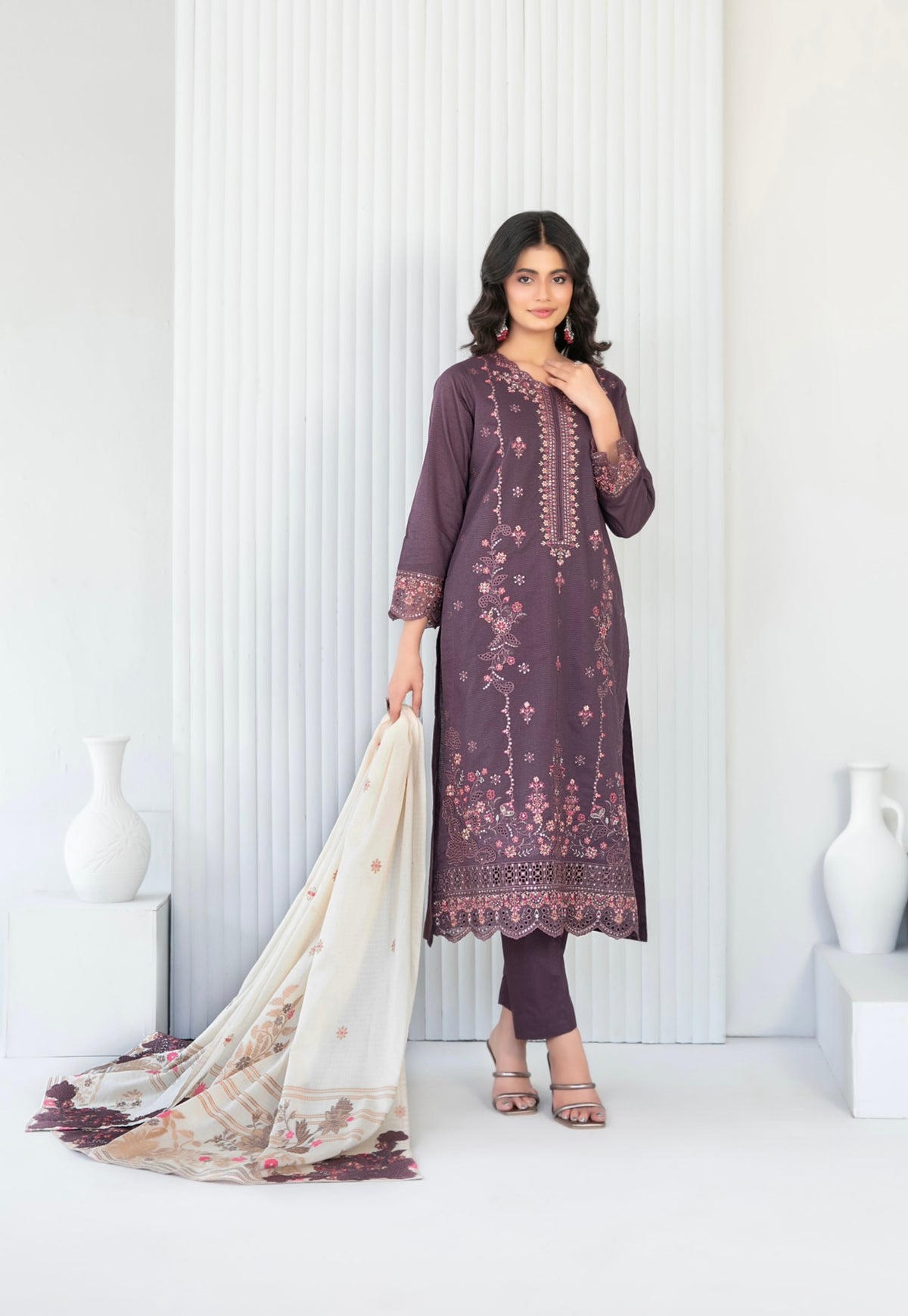 ABDAR BANADORA EMBROIDERY