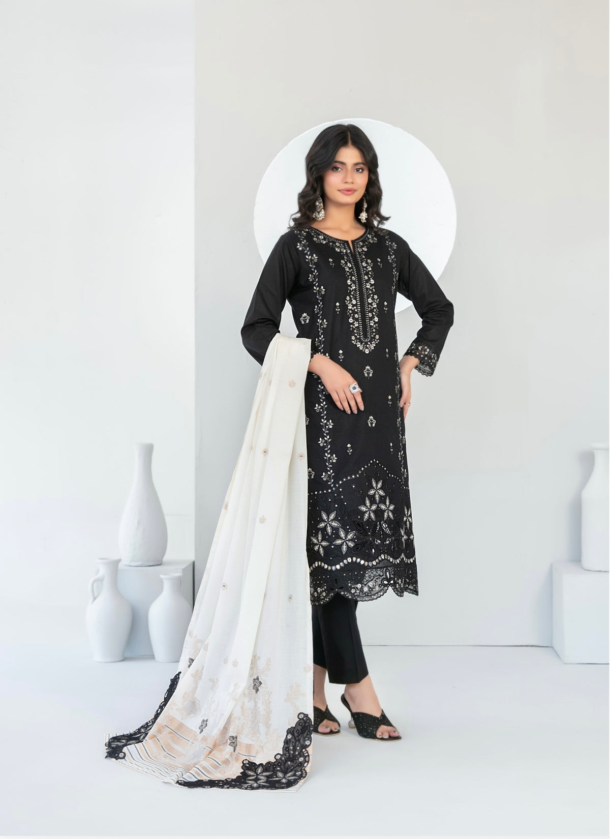 ABDAR BANADORA EMBROIDERY