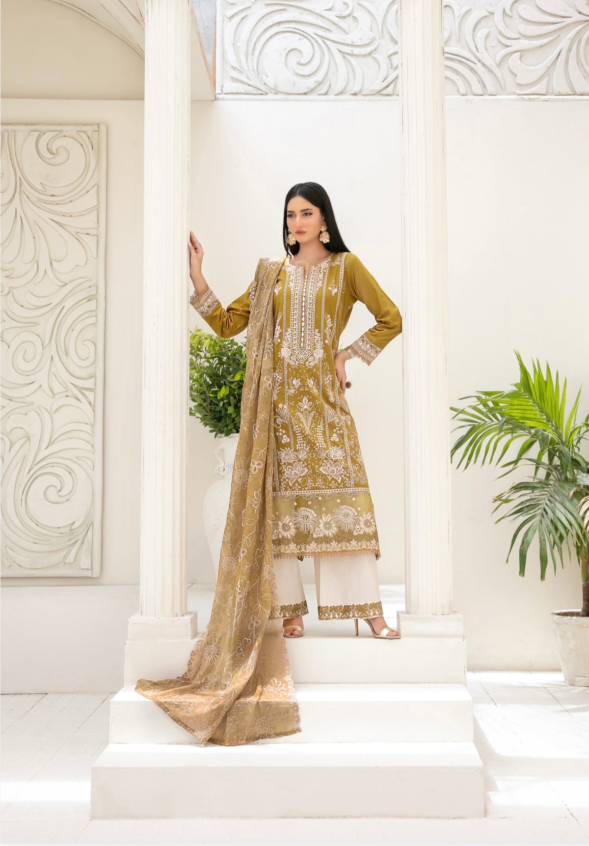 ARAQA REGAL