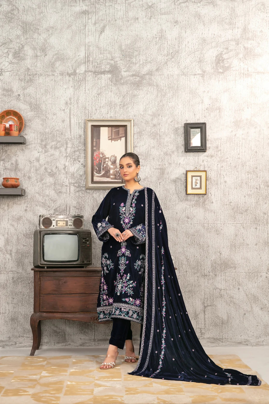 YAADEIN RICH PLUSH VELVET