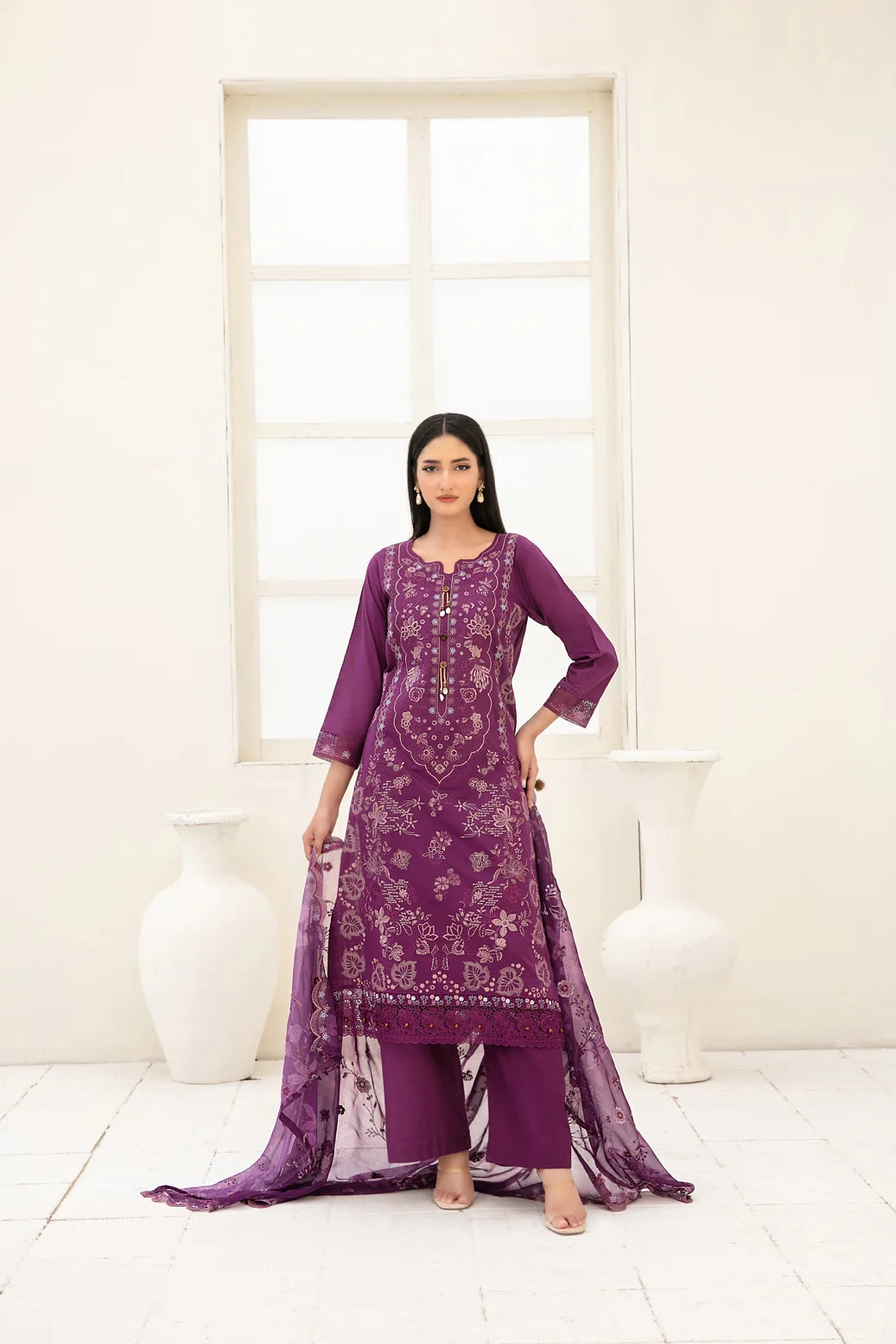 ARAQA REGAL