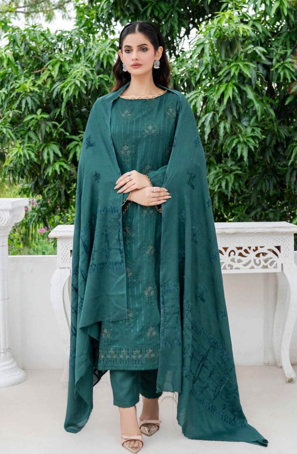 Motif Luxury Embroidered